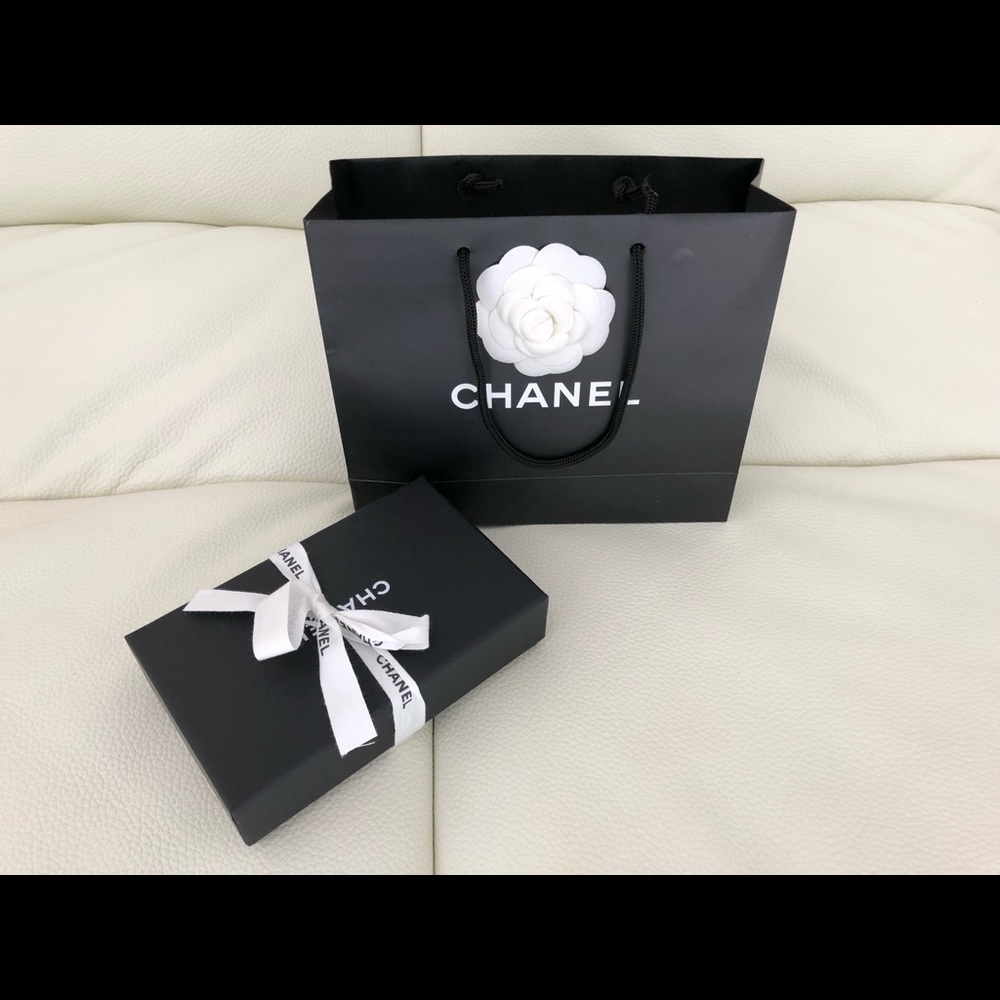 small chanel shopping bag and box